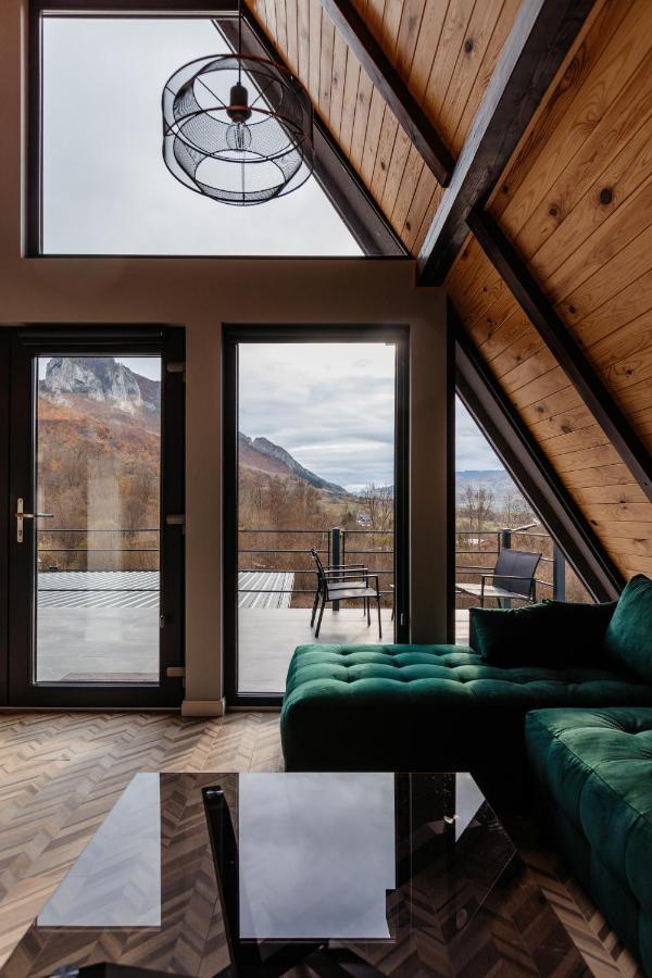 Karl'S Cabin By Black & White Panoramic ريميتيا المظهر الخارجي الصورة