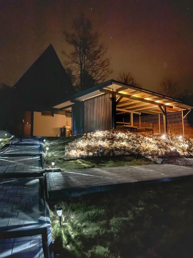 Karl'S Cabin By Black & White Panoramic ريميتيا المظهر الخارجي الصورة